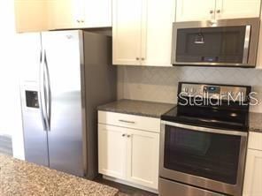 For Rent: $2,600 (3 beds, 2 baths, 1727 Square Feet)