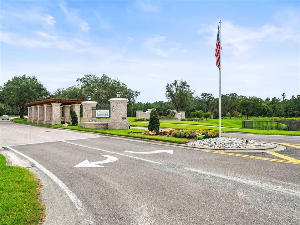 For Sale: $615,000 (3 beds, 3 baths, 2606 Square Feet)