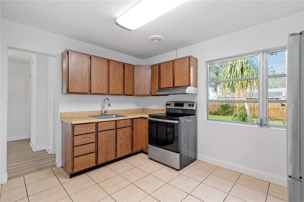 For Sale: $339,000 (3 beds, 1 baths, 925 Square Feet)