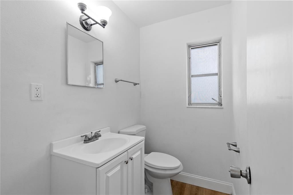 For Sale: $339,000 (3 beds, 1 baths, 925 Square Feet)