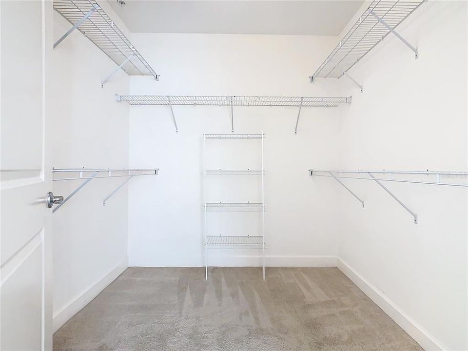 Walk-in Closet