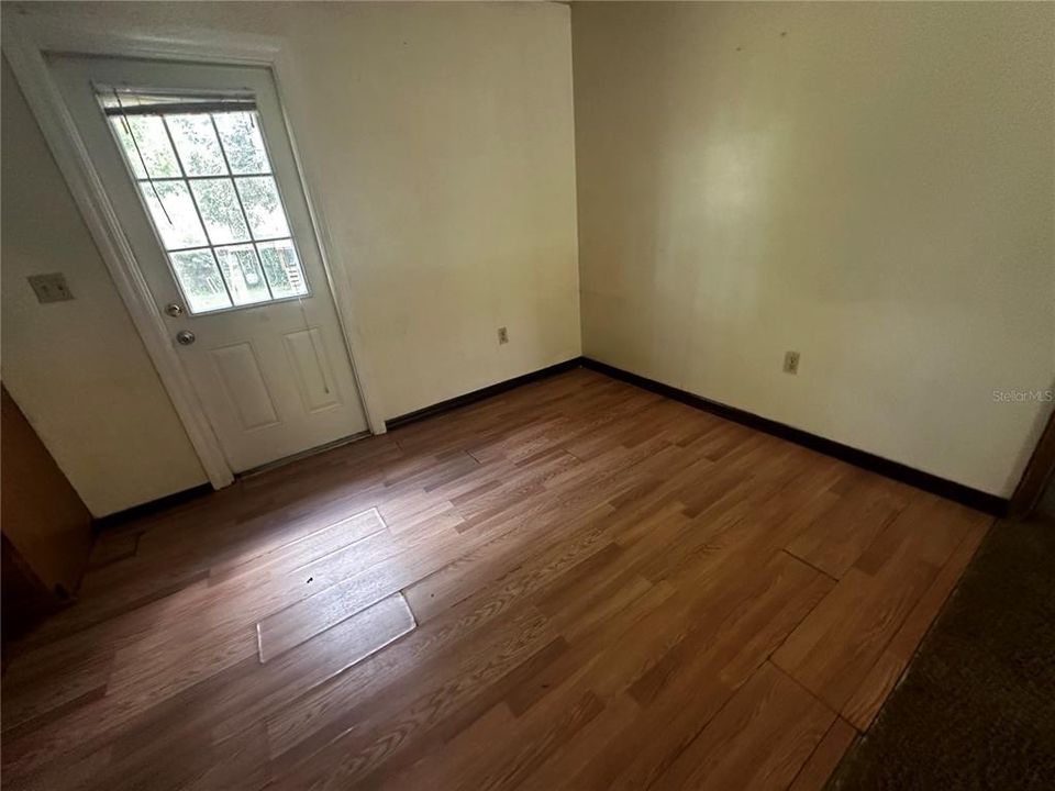 For Rent: $1,300 (2 beds, 2 baths, 1036 Square Feet)