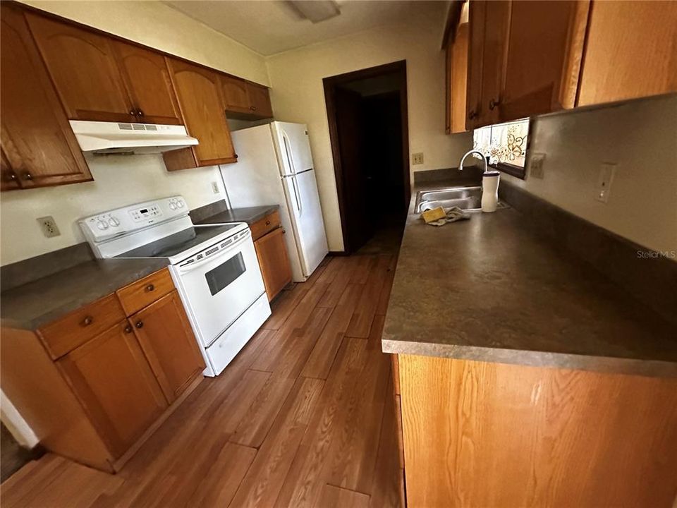 For Rent: $1,300 (2 beds, 2 baths, 1036 Square Feet)