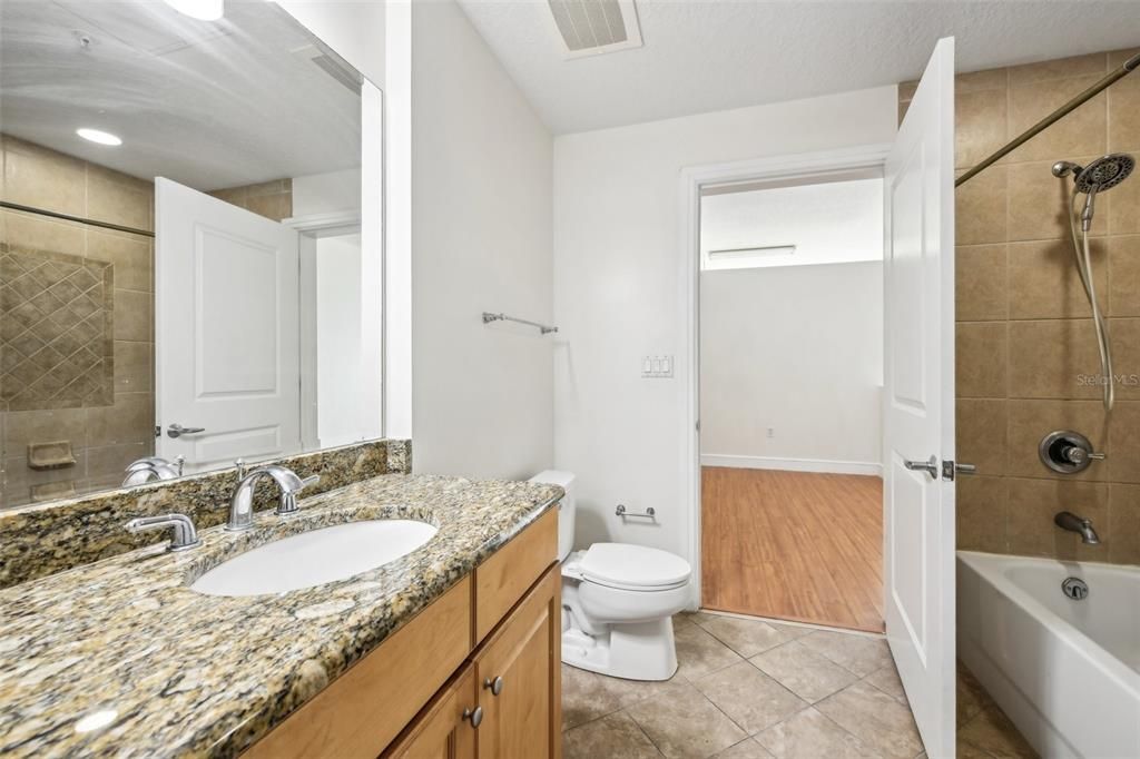 For Sale: $200,000 (1 beds, 1 baths, 644 Square Feet)