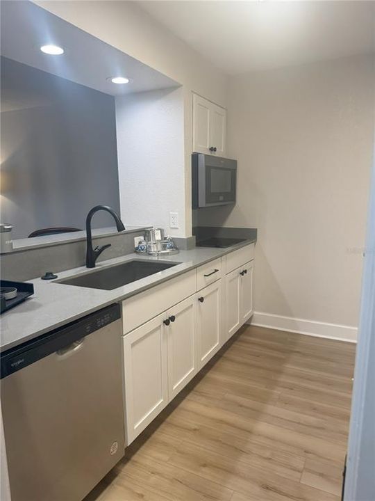 REMODEL KITCHEN