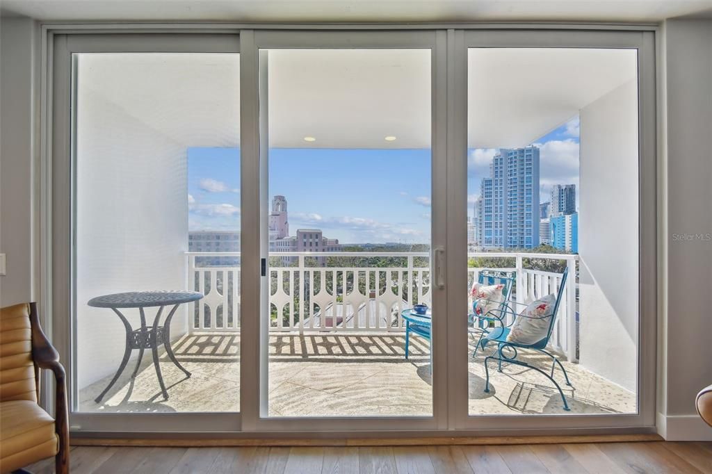 For Sale: $845,000 (2 beds, 2 baths, 1300 Square Feet)