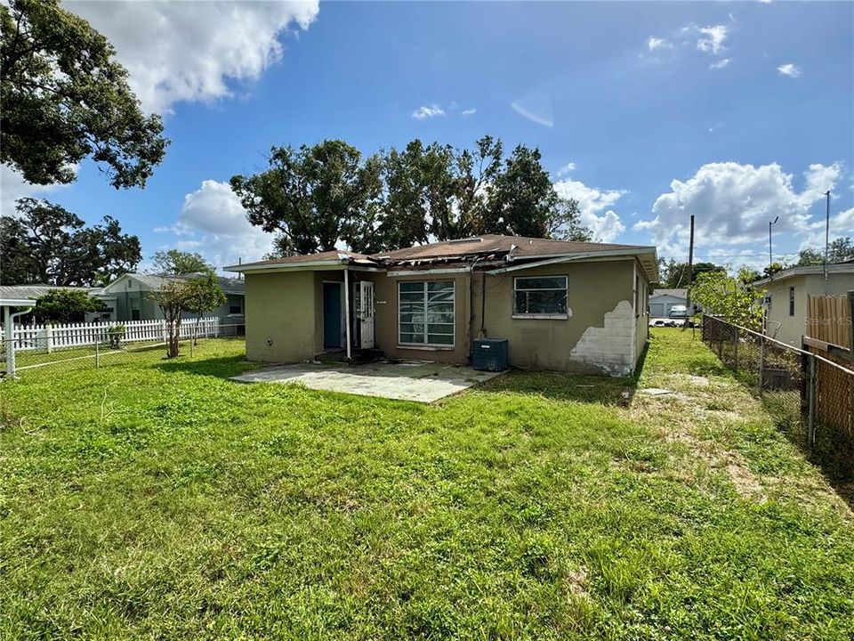 For Sale: $299,999 (3 beds, 1 baths, 1182 Square Feet)