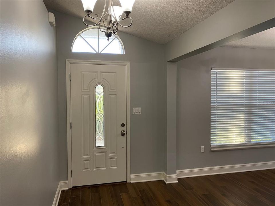 For Rent: $2,497 (3 beds, 2 baths, 1744 Square Feet)