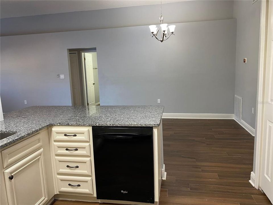 For Rent: $2,497 (3 beds, 2 baths, 1744 Square Feet)