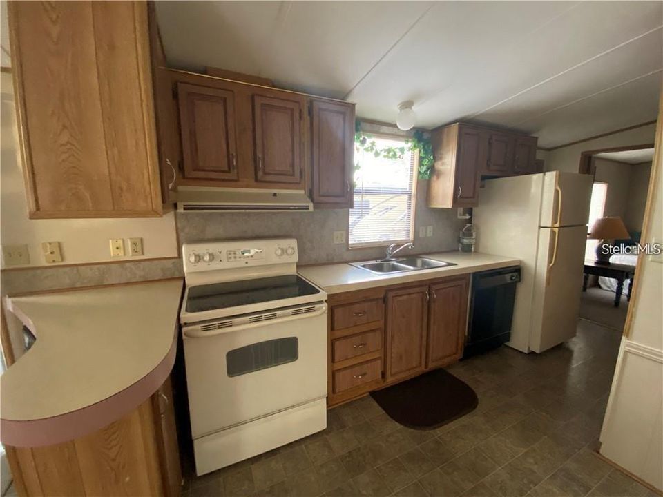 For Rent: $1,200 (2 beds, 2 baths, 480 Square Feet)