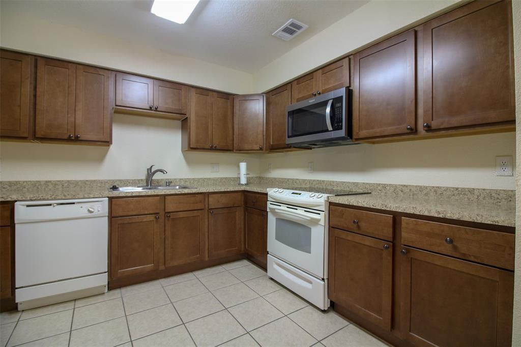 For Rent: $1,850 (3 beds, 2 baths, 1434 Square Feet)