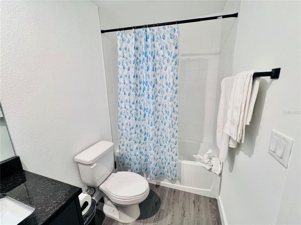 For Rent: $2,300 (3 beds, 3 baths, 1361 Square Feet)