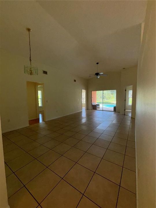 For Rent: $2,800 (5 beds, 2 baths, 1670 Square Feet)