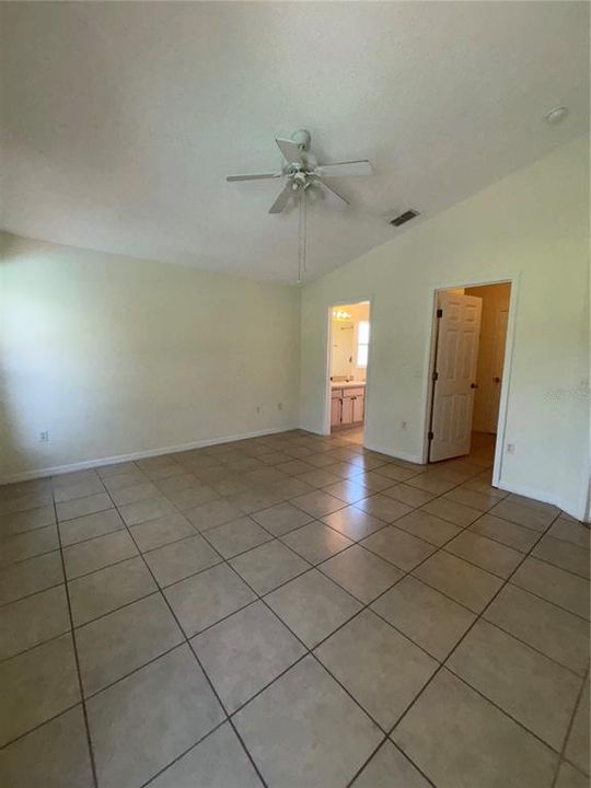 For Rent: $2,800 (5 beds, 2 baths, 1670 Square Feet)