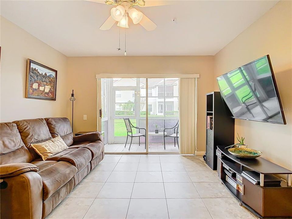 For Sale: $275,000 (3 beds, 2 baths, 1364 Square Feet)