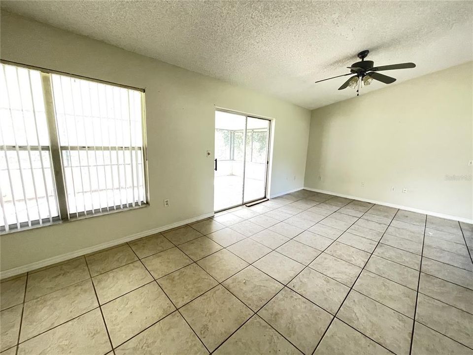 For Rent: $2,000 (3 beds, 2 baths, 1358 Square Feet)