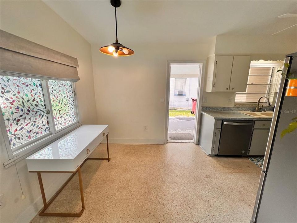 For Rent: $2,799 (3 beds, 2 baths, 1056 Square Feet)