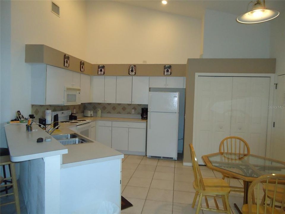 For Sale: $234,900 (2 beds, 2 baths, 1315 Square Feet)