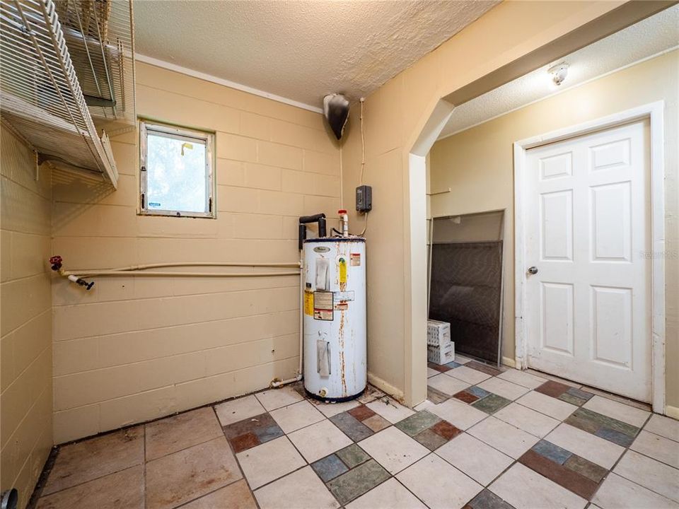 For Sale: $195,000 (3 beds, 2 baths, 1516 Square Feet)