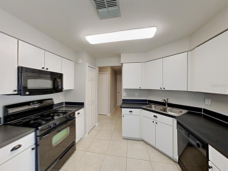 For Rent: $1,899 (3 beds, 2 baths, 1334 Square Feet)