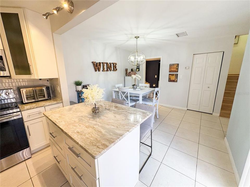 For Sale: $235,402 (2 beds, 2 baths, 1260 Square Feet)