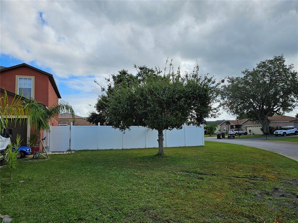 For Sale: $358,500 (4 beds, 2 baths, 2140 Square Feet)