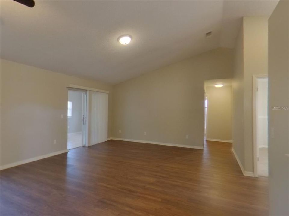 For Rent: $1,969 (3 beds, 2 baths, 1641 Square Feet)