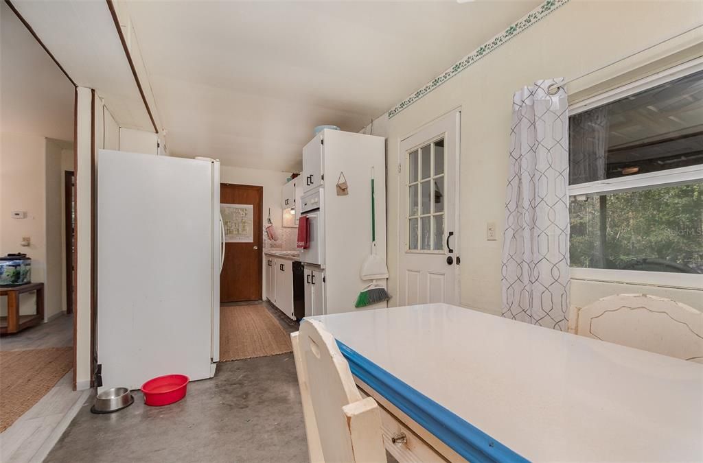 For Sale: $98,500 (2 beds, 2 baths, 1248 Square Feet)