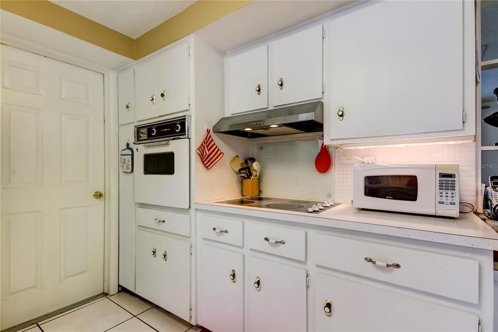 For Sale: $275,000 (2 beds, 2 baths, 1232 Square Feet)