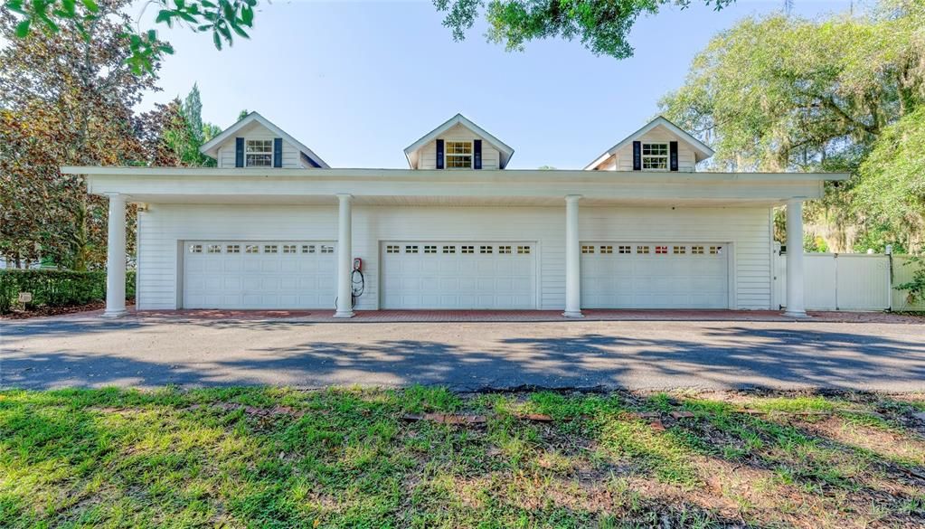 For Sale: $1,550,000 (4 beds, 3 baths, 3881 Square Feet)