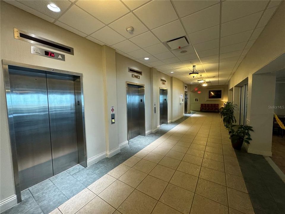 LOBBY ELEVATOR ENTRANCE