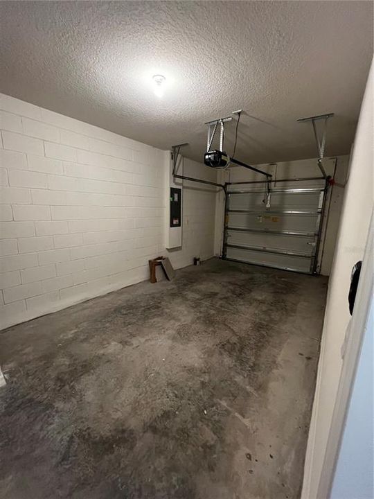 For Rent: $2,250 (3 beds, 2 baths, 2709 Square Feet)