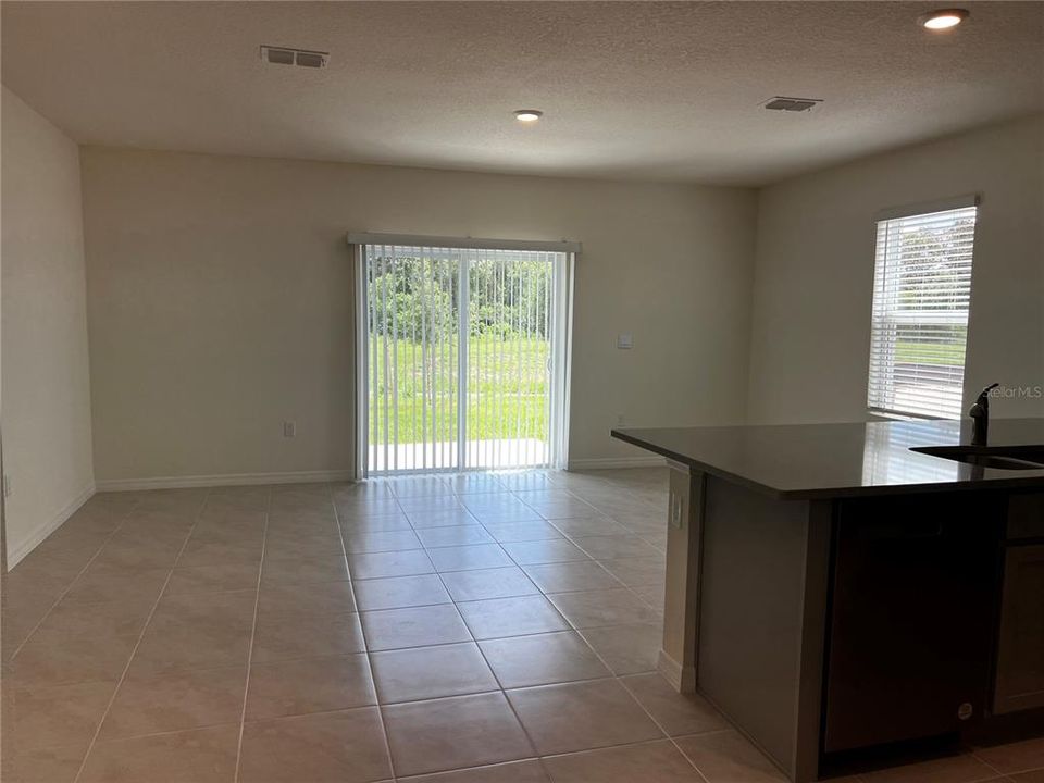 For Rent: $2,250 (3 beds, 2 baths, 2709 Square Feet)