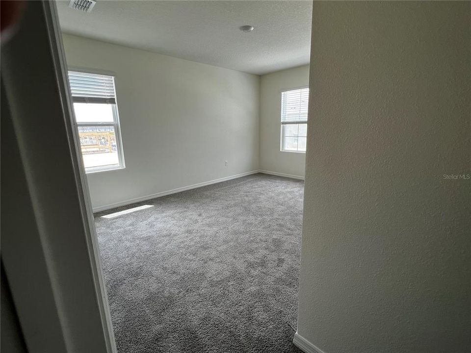 For Rent: $2,250 (3 beds, 2 baths, 2709 Square Feet)