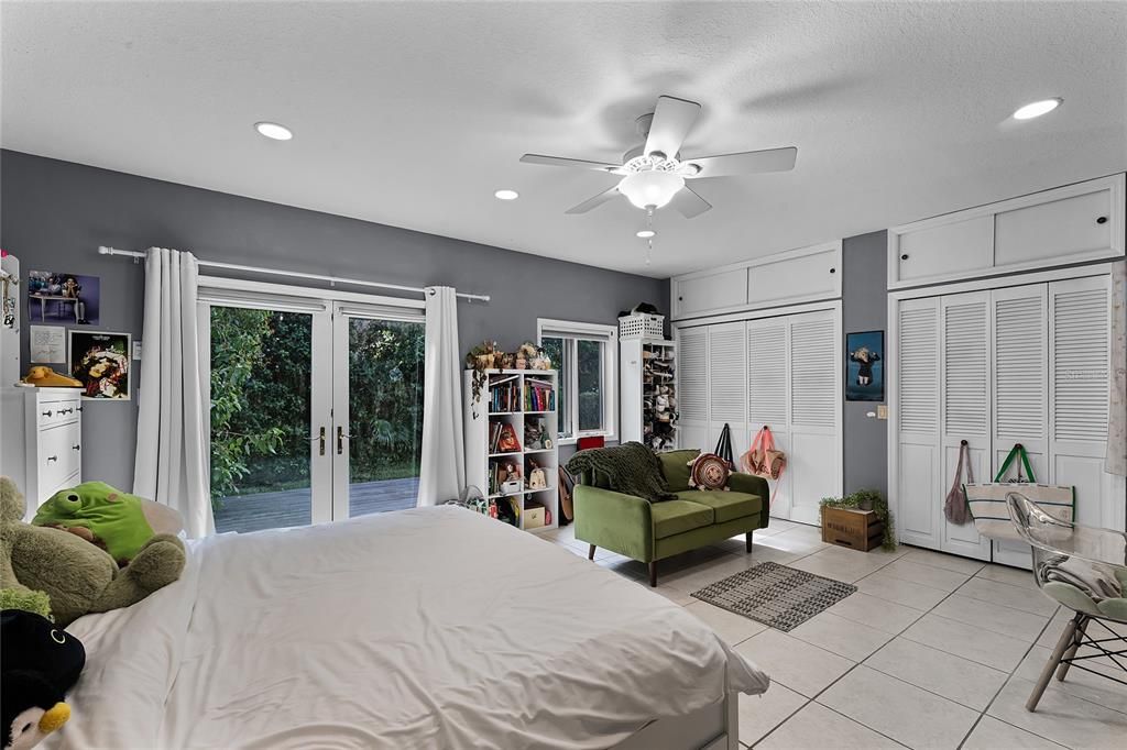 View of the downstairs bedroom towards the built-in closet.