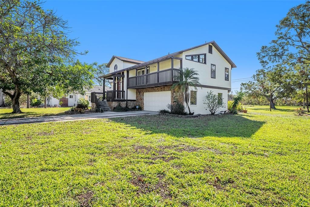 For Sale: $713,000 (3 beds, 2 baths, 1956 Square Feet)