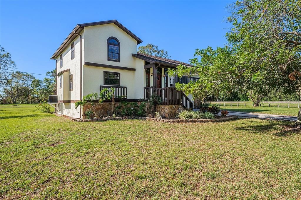 For Sale: $713,000 (3 beds, 2 baths, 1956 Square Feet)