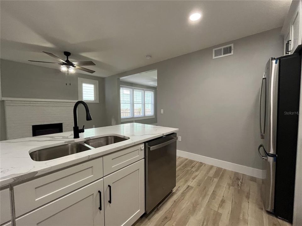 For Rent: $2,499 (3 beds, 2 baths, 1234 Square Feet)