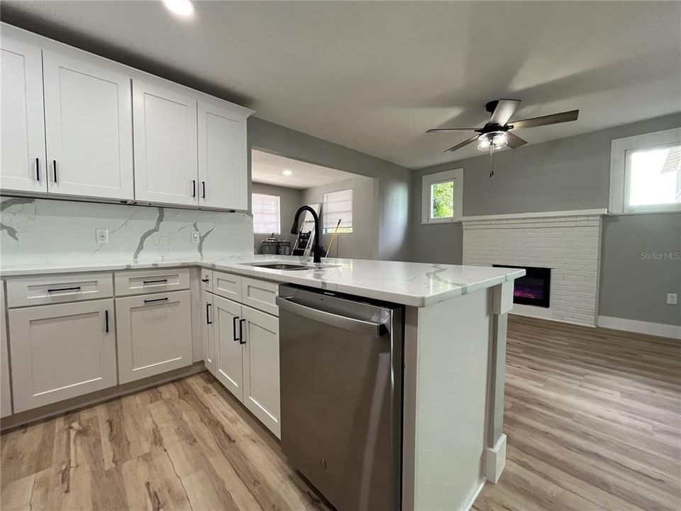 For Rent: $2,499 (3 beds, 2 baths, 1234 Square Feet)