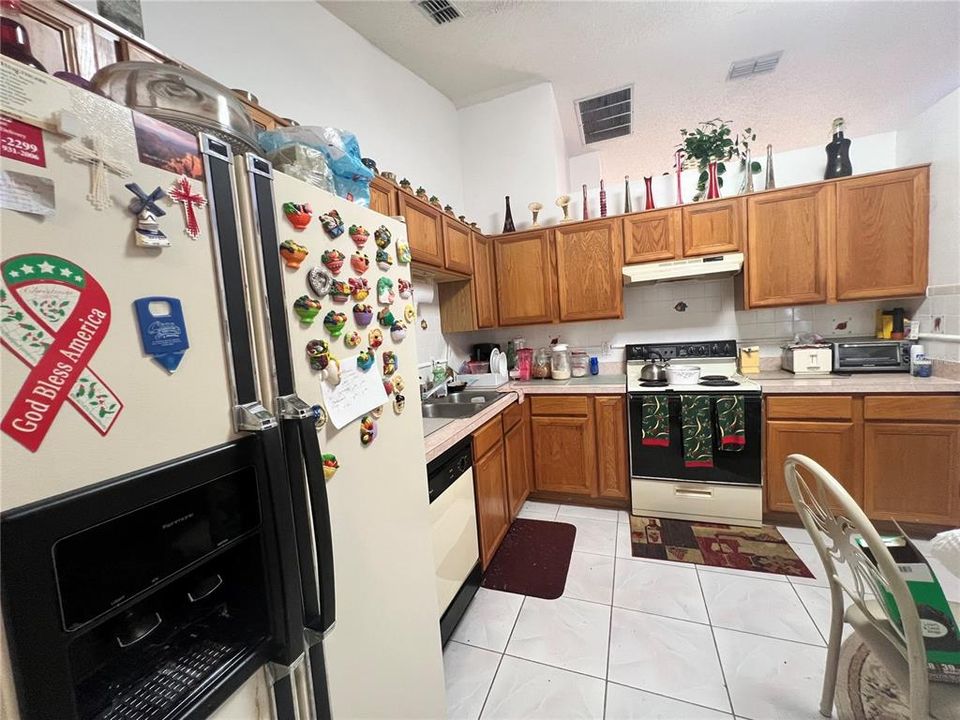 For Sale: $340,000 (3 beds, 2 baths, 1710 Square Feet)