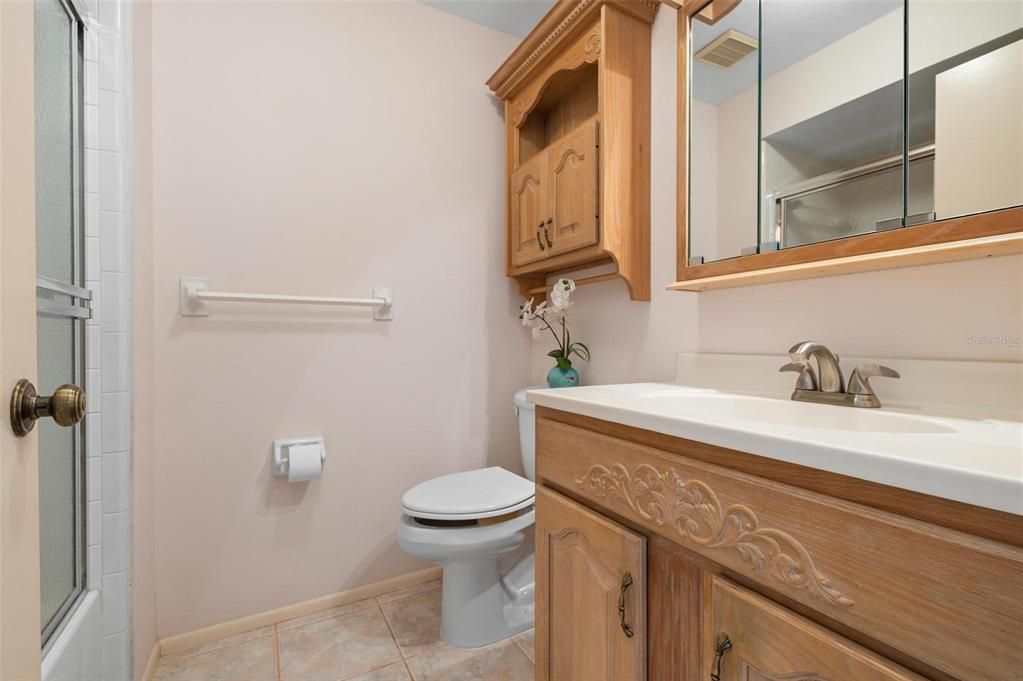 For Sale: $349,900 (2 beds, 2 baths, 1913 Square Feet)