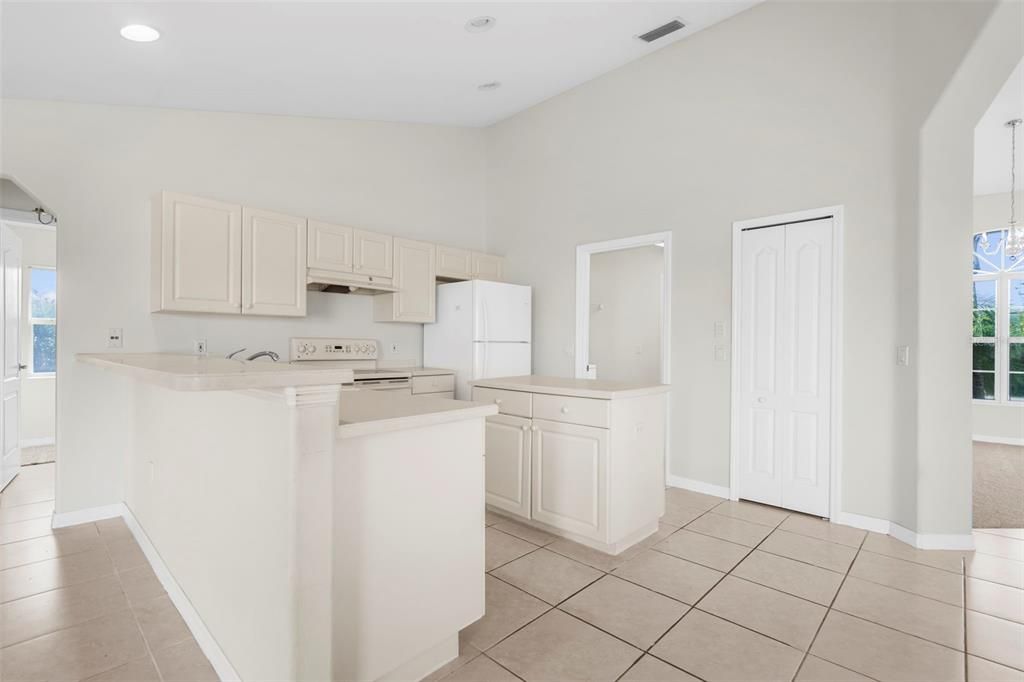 For Sale: $479,999 (3 beds, 2 baths, 1828 Square Feet)