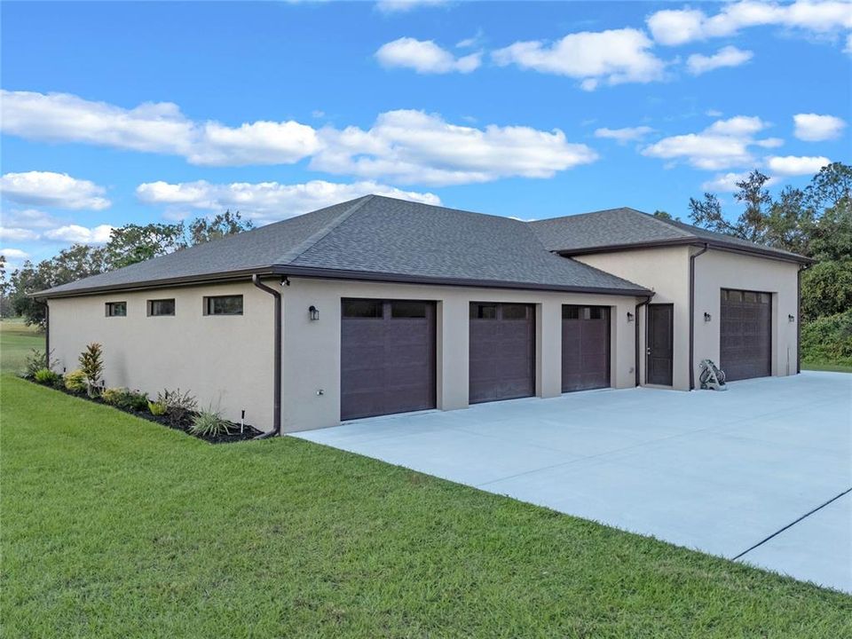 Separate 4,000 sq.ft Garage