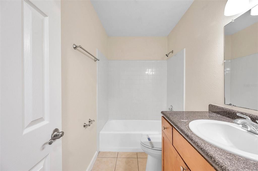 For Sale: $369,000 (2 beds, 2 baths, 1053 Square Feet)