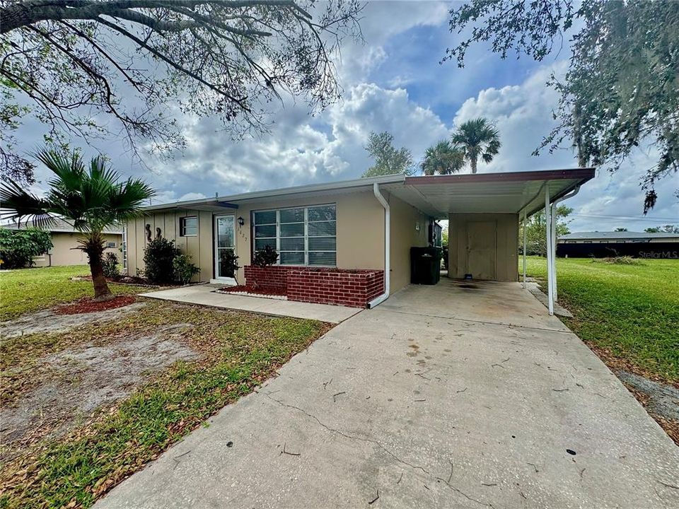 For Sale: $175,000 (2 beds, 1 baths, 912 Square Feet)