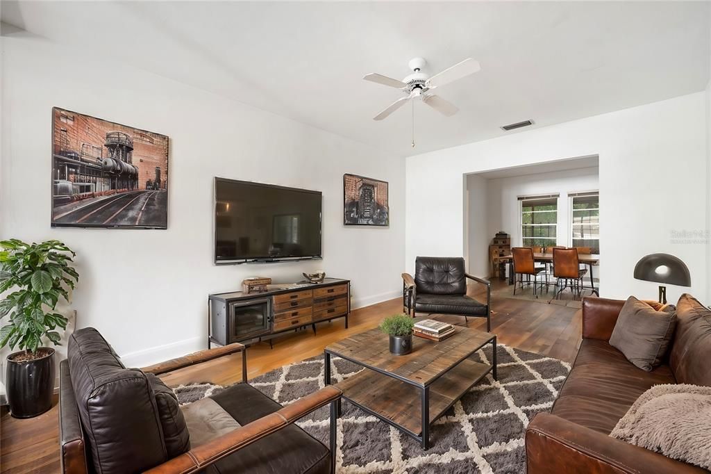 Living Room / Dining Room Virtually Staged