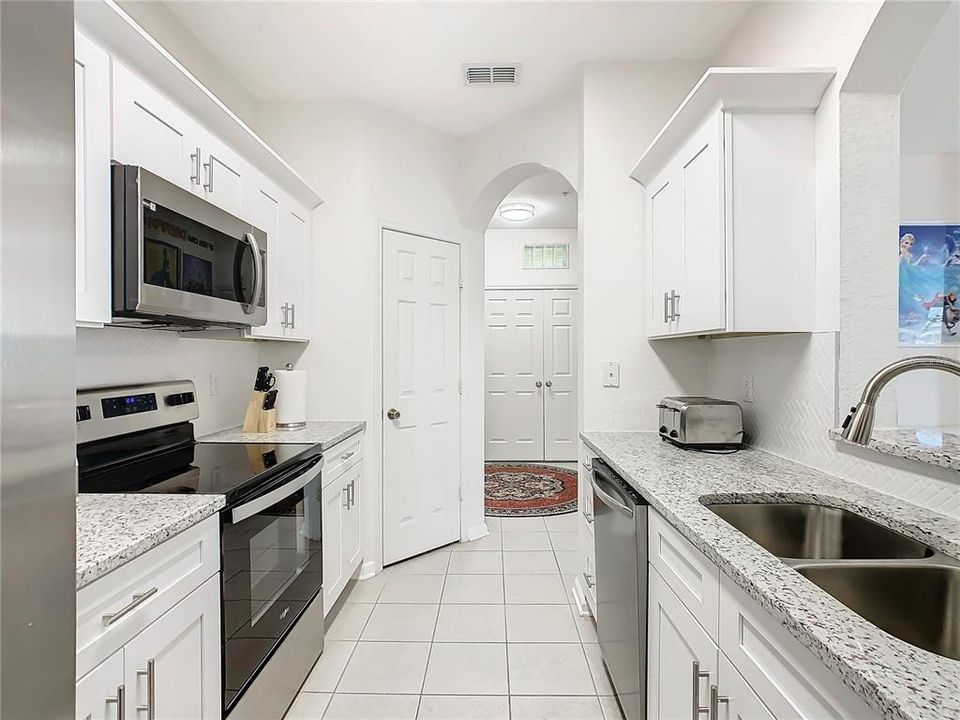 For Sale: $379,500 (3 beds, 2 baths, 1450 Square Feet)