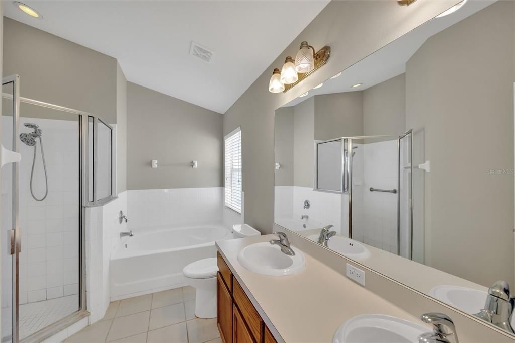 Primary Bath w/Dual Vanities