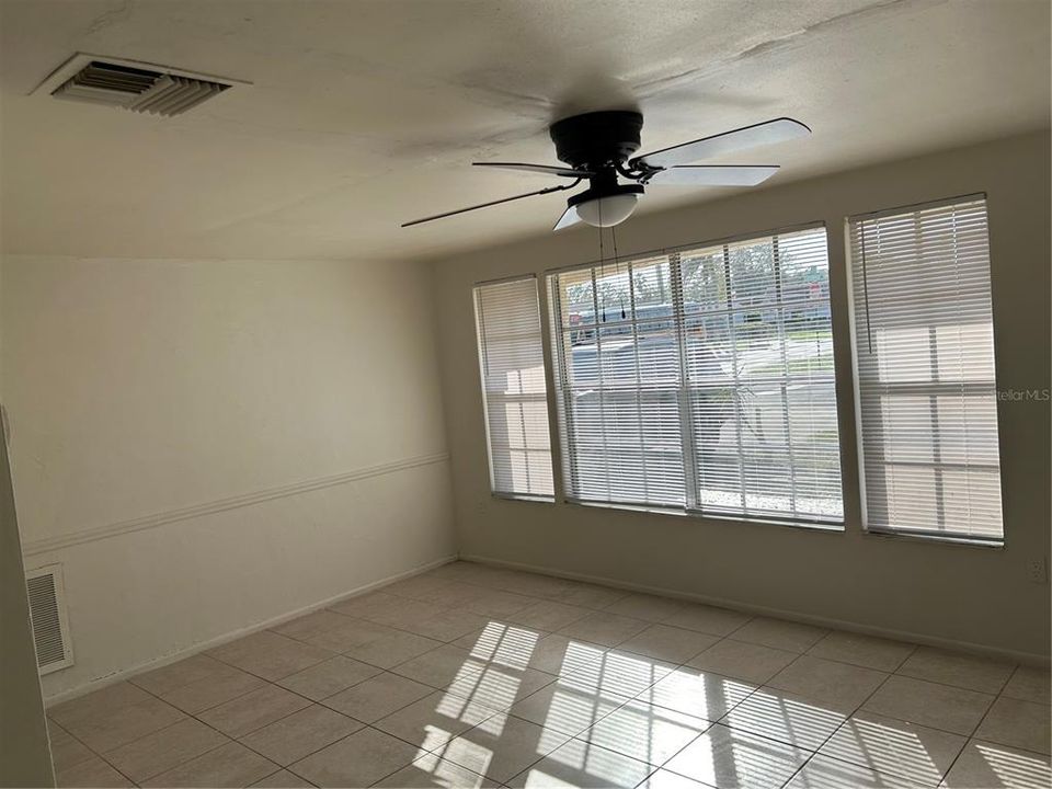 For Rent: $1,650 (2 beds, 1 baths, 1068 Square Feet)