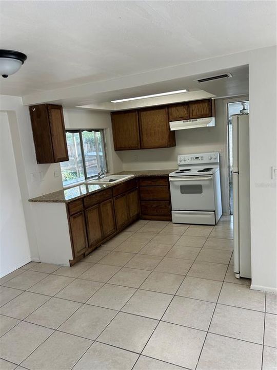 For Rent: $1,650 (2 beds, 1 baths, 1068 Square Feet)